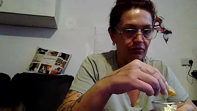 Snapshot of RubyyRosee chatting on 05-28-26, 05:05 RubyyRosee online show from 05-28-26, 05:05
