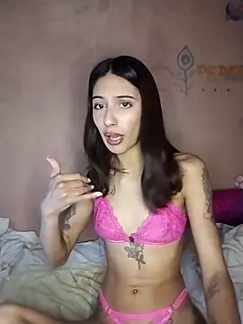 Snapshot of M4tute chatting on 11-17-25, 10:37 M4tute online show from 11-17-25, 10:37