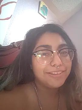 Lovelyrainn online show from 11-18-25, 05:17