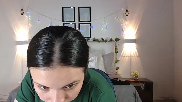 Megan 05  online show from 04-08-26, 06:19