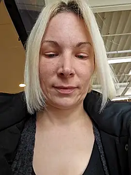 Snapshot of Sunny-Sin chatting on 02-27-26, 12:49 Sunny-Sin online show from 02-27-26, 12:49