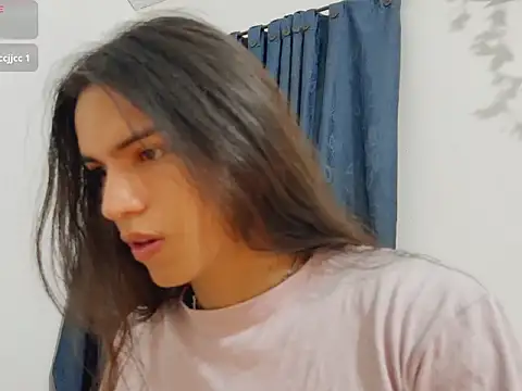 Snapshot of pyke_sm chatting on 10-14-25, 01:17 pyke sm online show from 10-14-25, 01:17