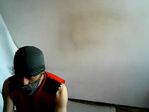 Snapshot of matrix70016 chatting on 10-22-25, 04:29 matrix70016 online show from 10-22-25, 04:29