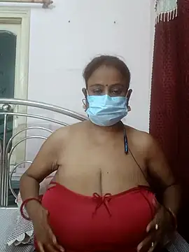Snapshot of Barna_Love chatting on 06-01-26, 01:13 Barna Love online show from 06-01-26, 01:13