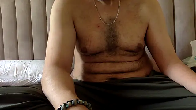 Snapshot of CaiBull chatting on 06-10-26, 01:32 CaiBull online show from 06-10-26, 01:32