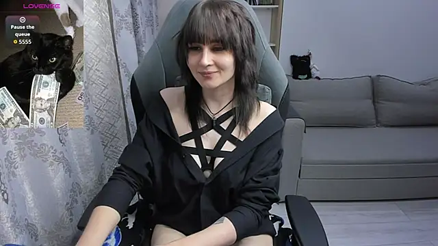 Snapshot of MistyDark chatting on 07-07-26, 06:01 MistyDark online show from 07-07-26, 06:01