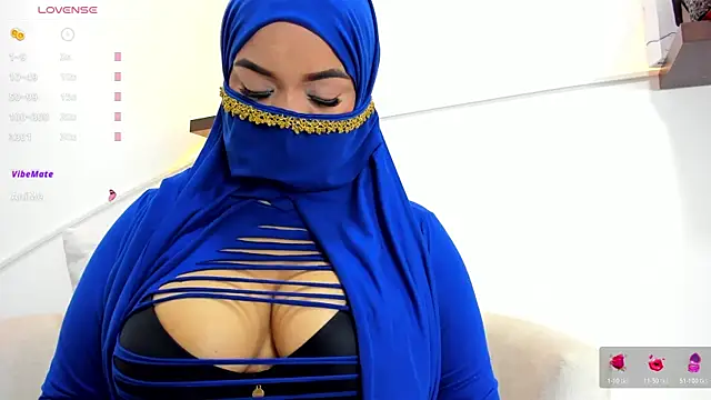 Snapshot of thaira_aly chatting on 11-17-25, 11:10 thaira aly online show from 11-17-25, 11:10