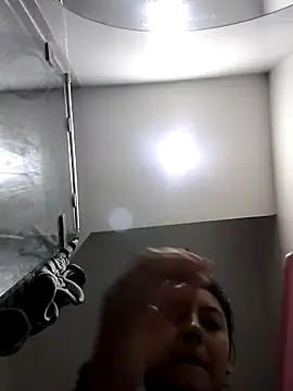 Snapshot of Megara_25 chatting on 12-19-25, 12:12 Megara 25 online show from 12-19-25, 12:12