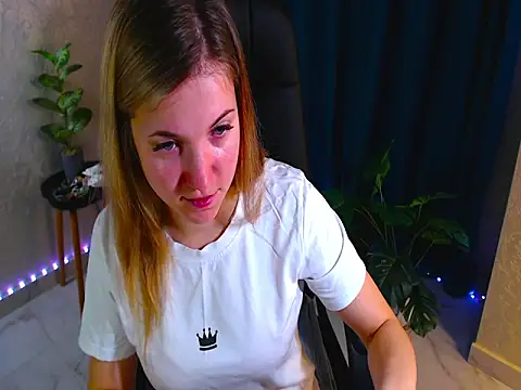 Snapshot of arlana_klart chatting on 10-26-25, 07:47 arlana klart online show from 10-26-25, 07:47