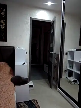 KissMiSveet online show from 10-21-25, 05:35