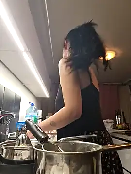 Alexandra knight online show from 09-30-25, 05:29