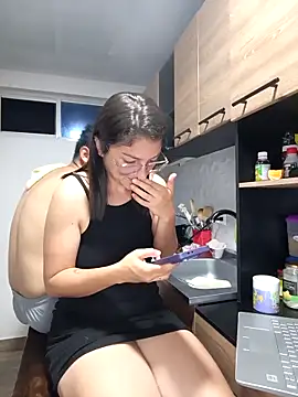 stivenlujan69 online show from 10-27-25, 01:42