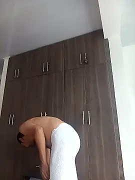 stivenlujan69 online show from 01-11-26, 03:06