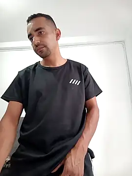 stivenlujan69 online show from 04-13-26, 08:47