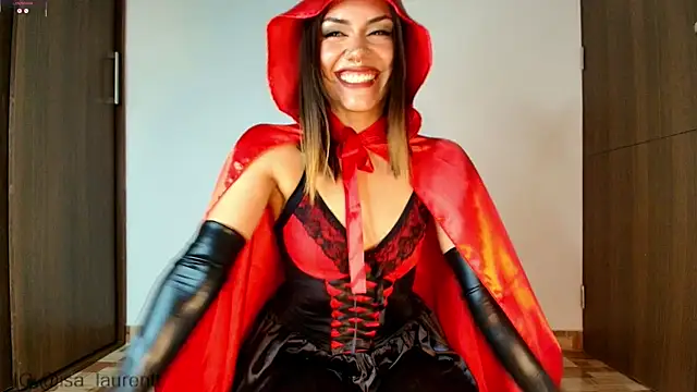 Isa laurentt  online show from 10-31-25, 11:06