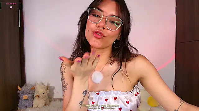 Snapshot of Isa_laurentt_ chatting on 05-16-26, 02:19 Isa laurentt online show from 05-16-26, 02:19