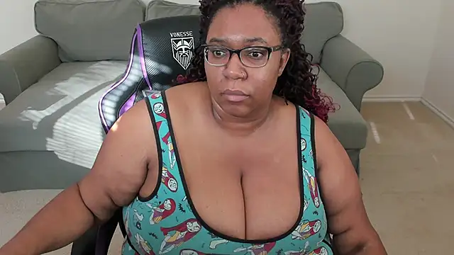 Snapshot of Josie4yourpleasure chatting on 12-15-25, 03:49 Josie4yourpleasure online show from 12-15-25, 03:49