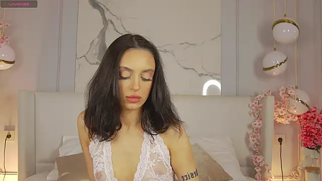 Snapshot of AdoraCortes chatting on 10-08-25, 05:05 AdoraCortes online show from 10-08-25, 05:05