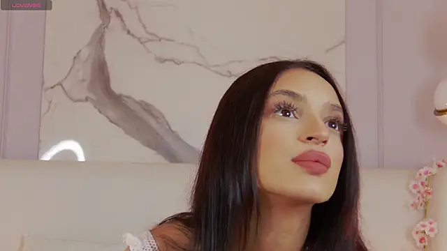 Snapshot of AdoraCortes chatting on 10-14-25, 05:08 AdoraCortes online show from 10-14-25, 05:08