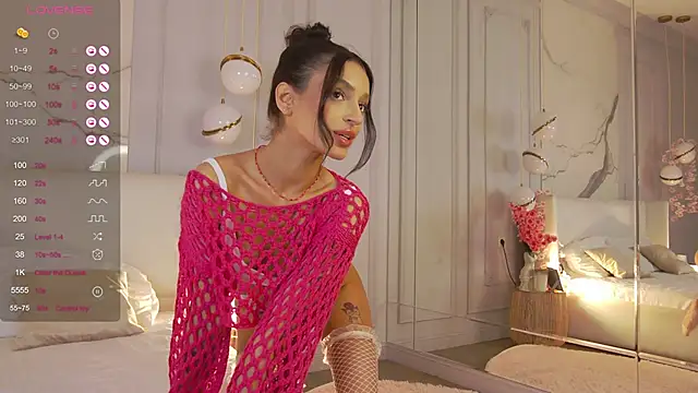 Snapshot of AdoraCortes chatting on 10-17-25, 04:59 AdoraCortes online show from 10-17-25, 04:59