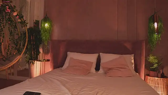 Snapshot of AdoraCortes chatting on 11-20-25, 05:12 AdoraCortes online show from 11-20-25, 05:12