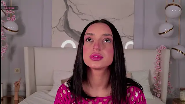 Snapshot of AdoraCortes chatting on 11-22-25, 05:06 AdoraCortes online show from 11-22-25, 05:06