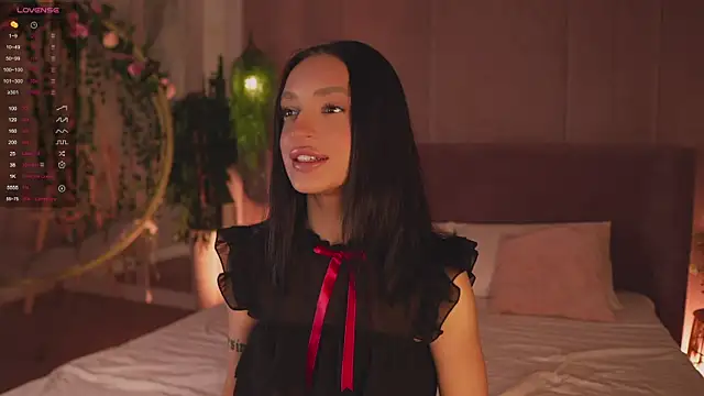 Snapshot of AdoraCortes chatting on 11-23-25, 05:07 AdoraCortes online show from 11-23-25, 05:07