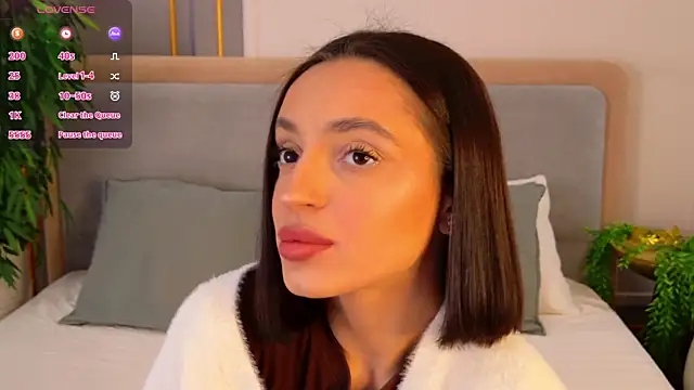 AdoraCortes online show from 04-07-26, 05:08