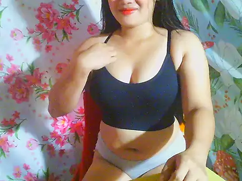 Snapshot of Katie_Winslet chatting on 02-13-26, 12:50 Katie Winslet online show from 02-13-26, 12:50