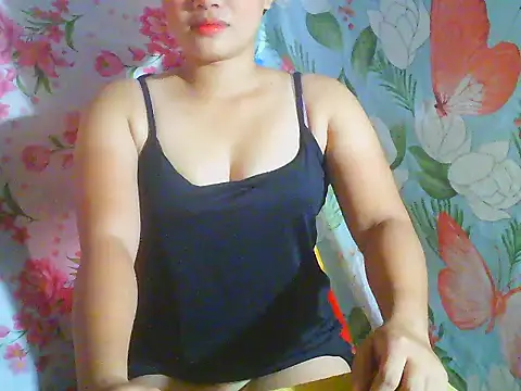 Snapshot of Katie_Winslet chatting on 02-15-26, 12:40 Katie Winslet online show from 02-15-26, 12:40