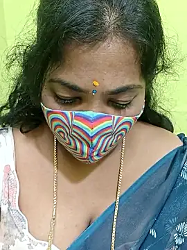 Snapshot of Tamil_Mithra chatting on 04-22-26, 09:33 Tamil Mithra online show from 04-22-26, 09:33