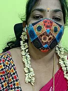 Snapshot of Tamil_Mithra chatting on 04-25-26, 04:15 Tamil Mithra online show from 04-25-26, 04:15