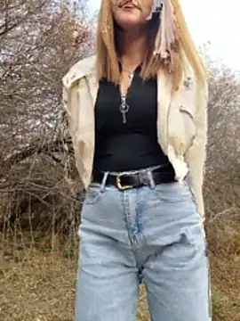 Snapshot of YOOUR_EVAA chatting on 10-26-25, 09:26 YOOUR EVAA online show from 10-26-25, 09:26