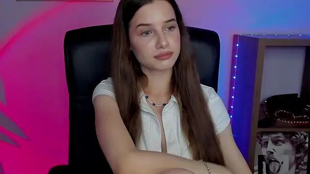 Snapshot of LuxMaya chatting on 10-01-25, 07:14 LuxMaya online show from 10-01-25, 07:14