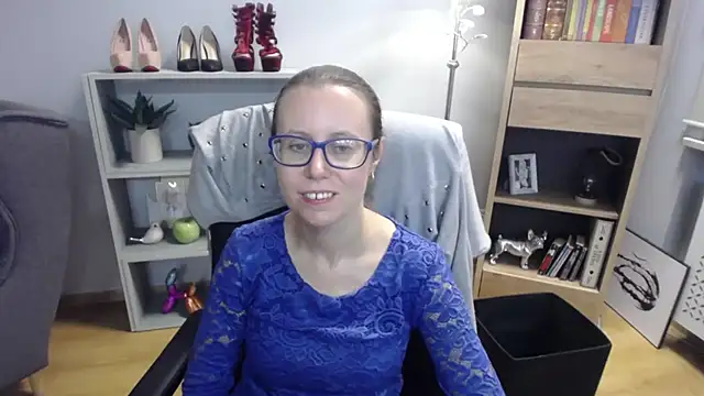 sweetxLizzy online show from 10-23-25, 04:34