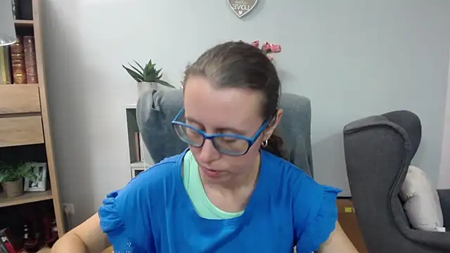 Snapshot of sweetxLizzy chatting on 07-23-26, 04:43 sweetxLizzy online show from 07-23-26, 04:43