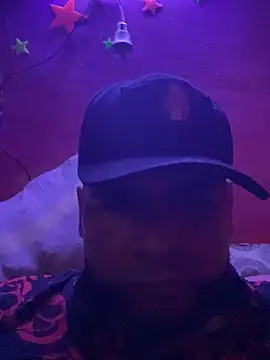 Snapshot of RandalHot chatting on 10-19-25, 01:01 RandalHot online show from 10-19-25, 01:01