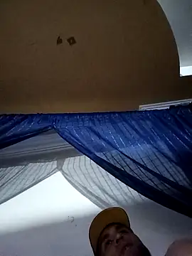 Snapshot of RandalHot chatting on 11-20-25, 10:37 RandalHot online show from 11-20-25, 10:37