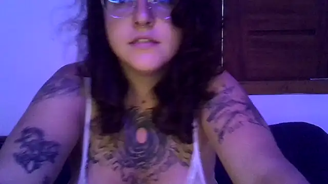 Blue Liz online show from 11-29-25, 05:27