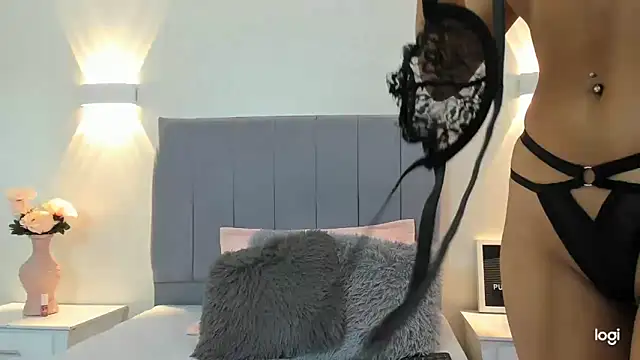 Snapshot of Emiily_cooper_x chatting on 09-12-25, 01:44 Emiily cooper x online show from 09-12-25, 01:44
