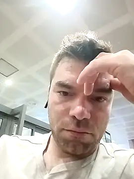 Snapshot of lobike90 chatting on 09-23-25, 09:18 lobike90 online show from 09-23-25, 09:18