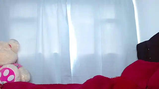 Charlothe Wright online show from 10-01-25, 05:52