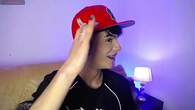 Snapshot of Dulcey_ chatting on 09-24-25, 04:05 Dulcey online show from 09-24-25, 04:05