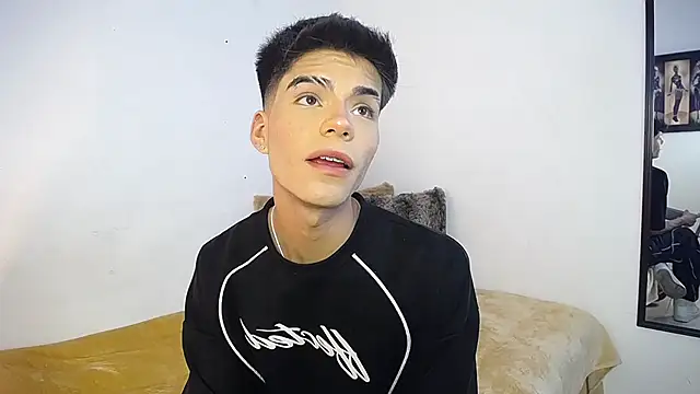 Snapshot of Dulcey_ chatting on 09-26-25, 04:16 Dulcey online show from 09-26-25, 04:16