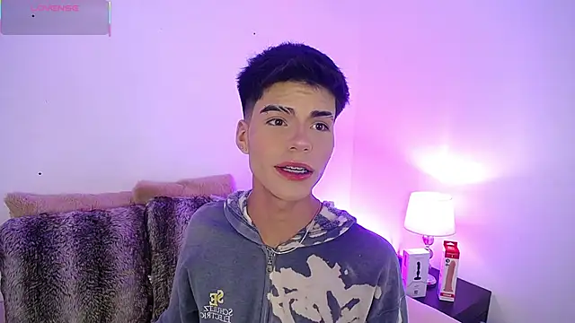 Snapshot of Dulcey_ chatting on 09-27-25, 04:06 Dulcey online show from 09-27-25, 04:06