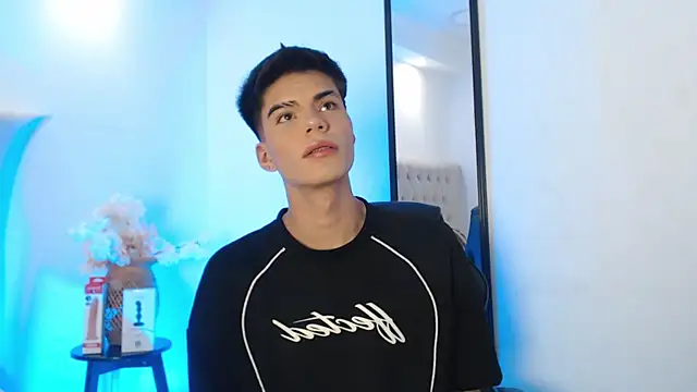 Snapshot of Dulcey_ chatting on 09-29-25, 04:39 Dulcey online show from 09-29-25, 04:39