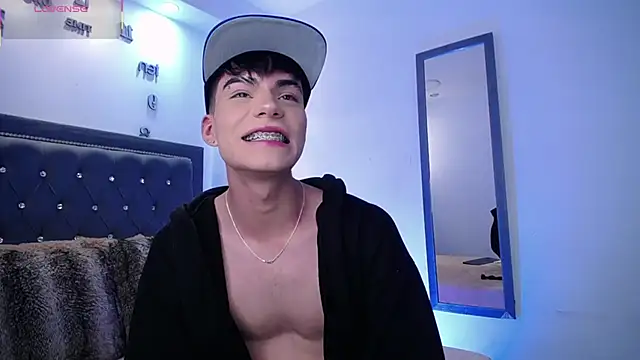 Snapshot of Dulcey_ chatting on 09-30-25, 07:02 Dulcey online show from 09-30-25, 07:02