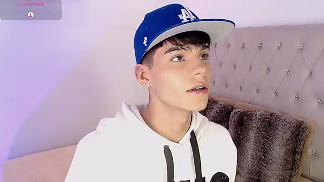 Snapshot of Dulcey_ chatting on 10-06-25, 07:17 Dulcey online show from 10-06-25, 07:17