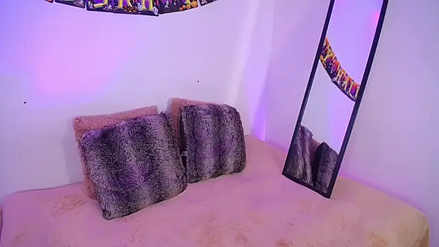 Snapshot of Dulcey_ chatting on 10-08-25, 03:59 Dulcey online show from 10-08-25, 03:59