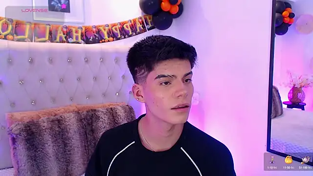 Snapshot of Dulcey_ chatting on 10-13-25, 08:58 Dulcey online show from 10-13-25, 08:58